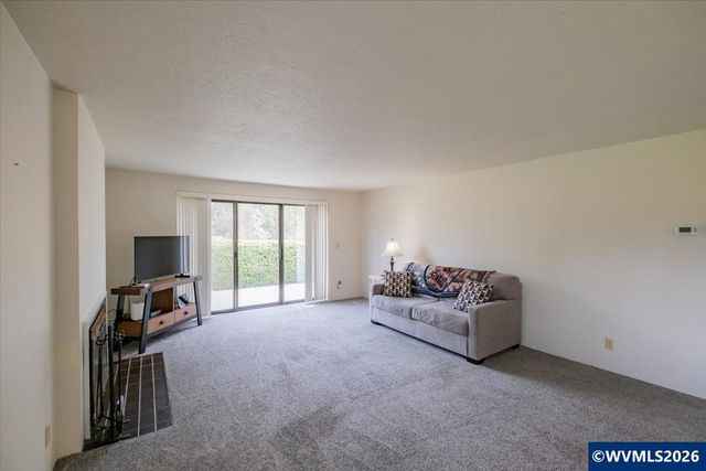 6680 Continental Cir SE, Salem, OR 97306