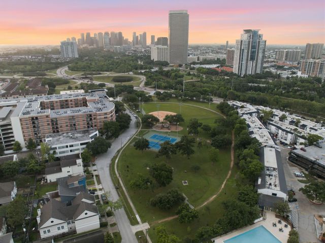 505 Jackson Hill Street 206, Houston, TX 77007