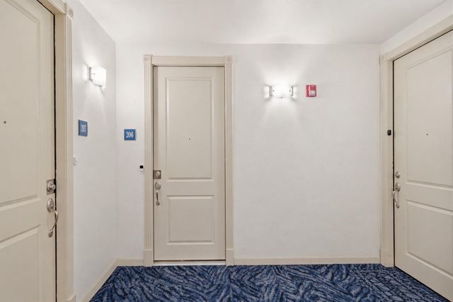 505 Jackson Hill Street 206, Houston, TX 77007