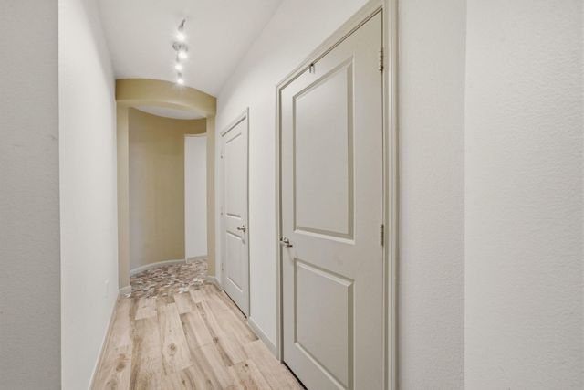 505 Jackson Hill Street 206, Houston, TX 77007