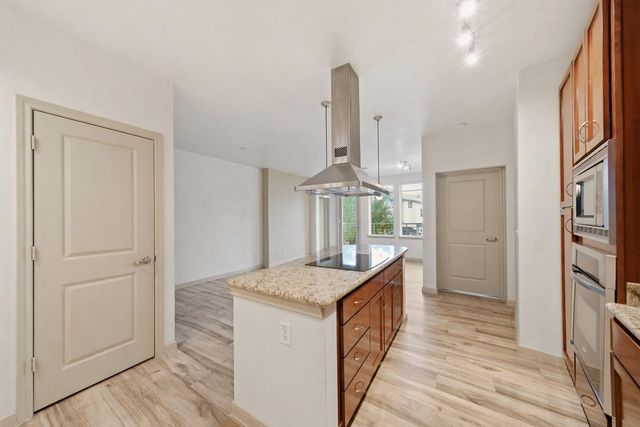 505 Jackson Hill Street 206, Houston, TX 77007