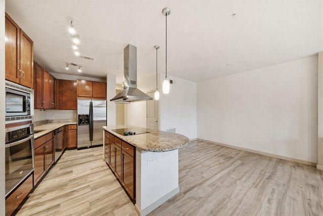 505 Jackson Hill Street 206, Houston, TX 77007