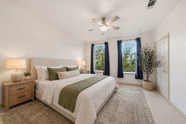 505 Jackson Hill Street 206, Houston, TX 77007