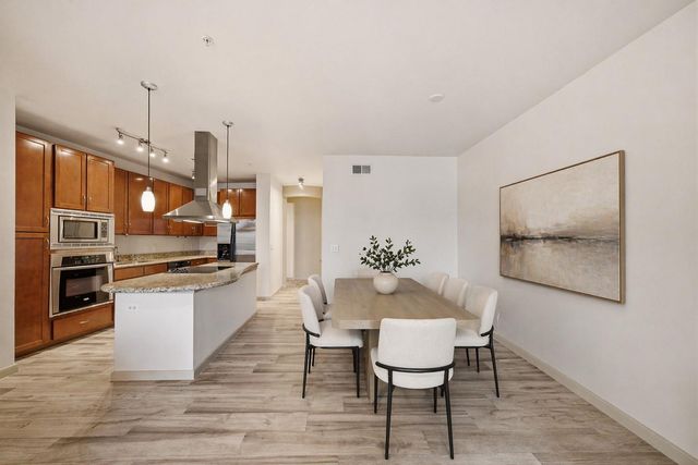 505 Jackson Hill Street 206, Houston, TX 77007