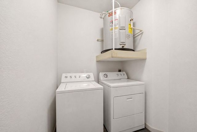 505 Jackson Hill Street 206, Houston, TX 77007