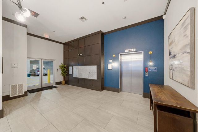 505 Jackson Hill Street 206, Houston, TX 77007