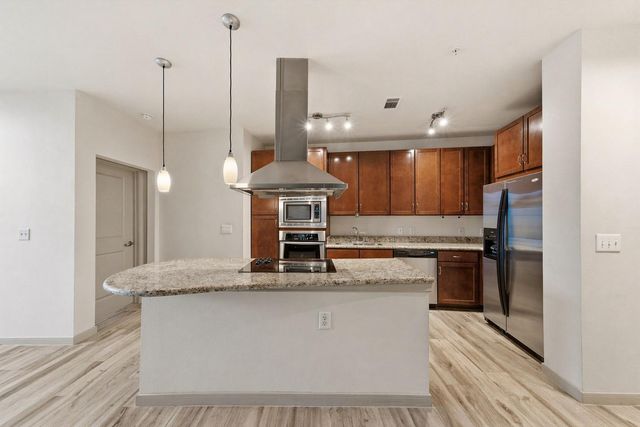 505 Jackson Hill Street 206, Houston, TX 77007