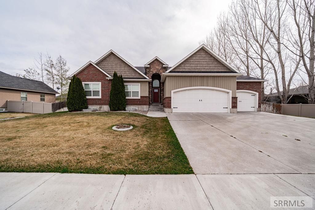 Image 2 of property listing at 264 N 5th W, Rigby, ID 83442