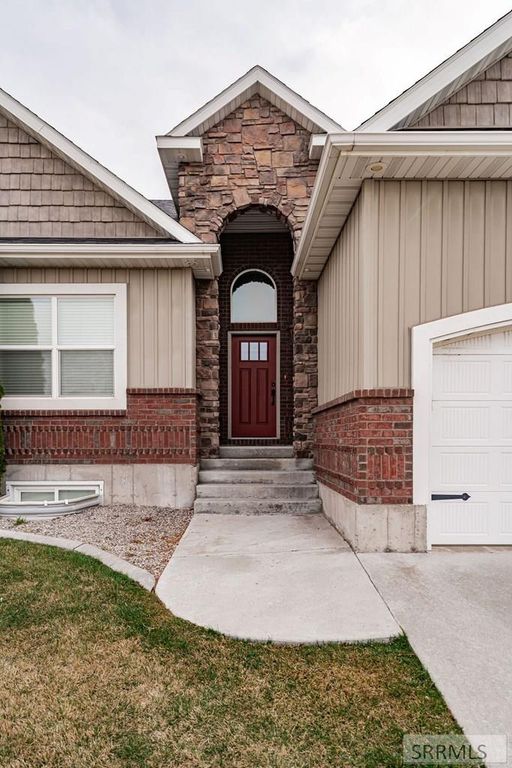 Image 4 of property listing at 264 N 5th W, Rigby, ID 83442