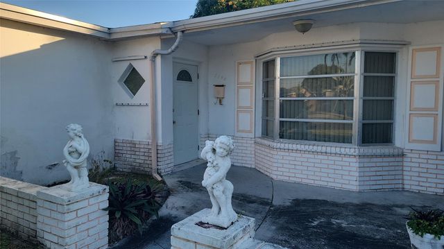 3390 NW 42nd St, Lauderdale Lakes, FL 33309