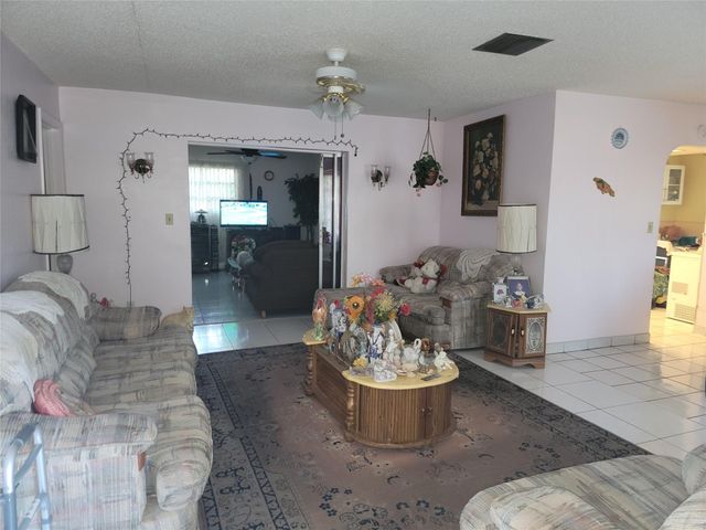 3390 NW 42nd St, Lauderdale Lakes, FL 33309