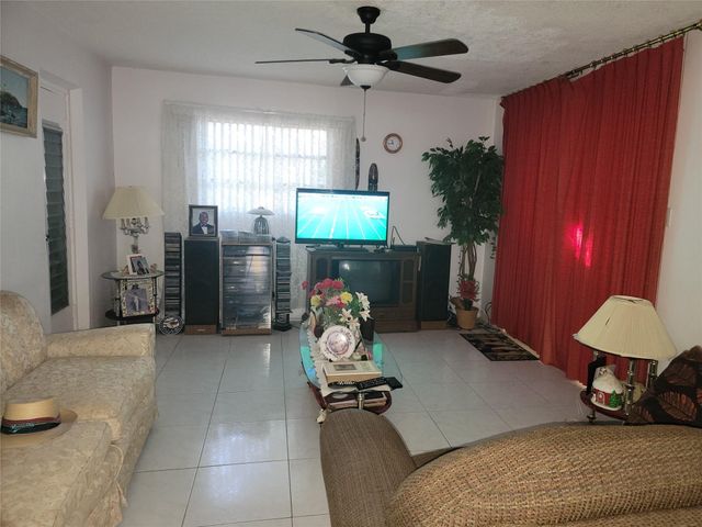 3390 NW 42nd St, Lauderdale Lakes, FL 33309
