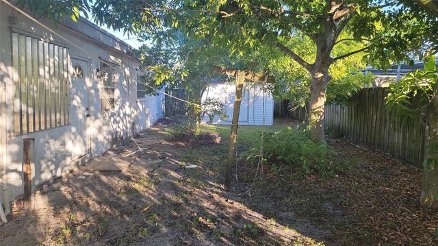 3390 NW 42nd St, Lauderdale Lakes, FL 33309