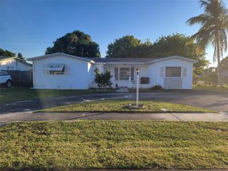 3390 NW 42nd St, Lauderdale Lakes, FL 33309