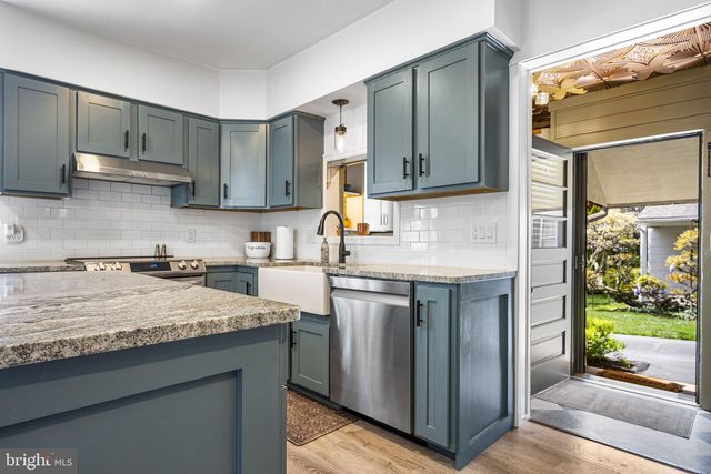 116 E MAIN ST, Strasburg, PA 17579