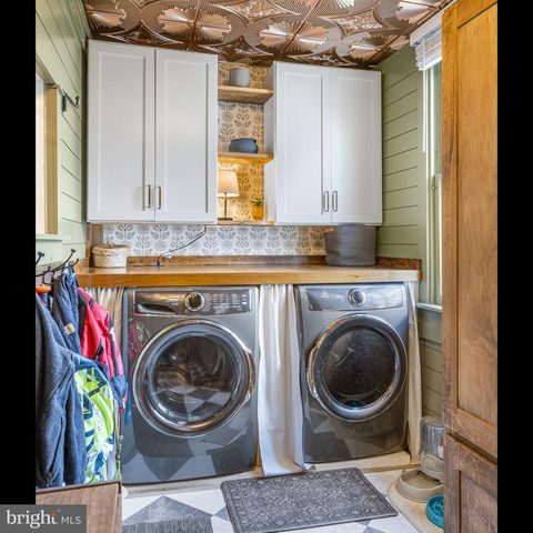 116 E MAIN ST, Strasburg, PA 17579