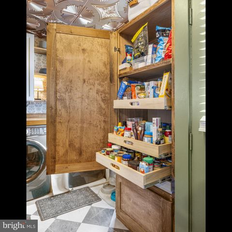 116 E MAIN ST, Strasburg, PA 17579