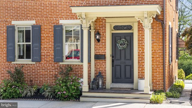 116 E MAIN ST, Strasburg, PA 17579