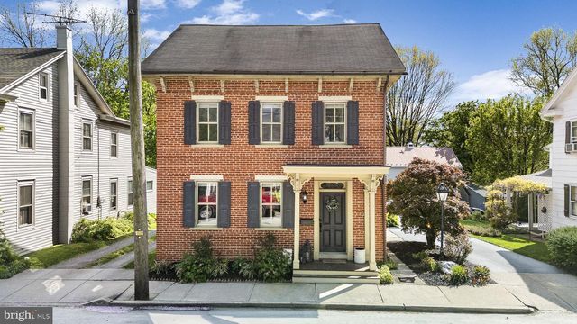 116 E MAIN ST, Strasburg, PA 17579