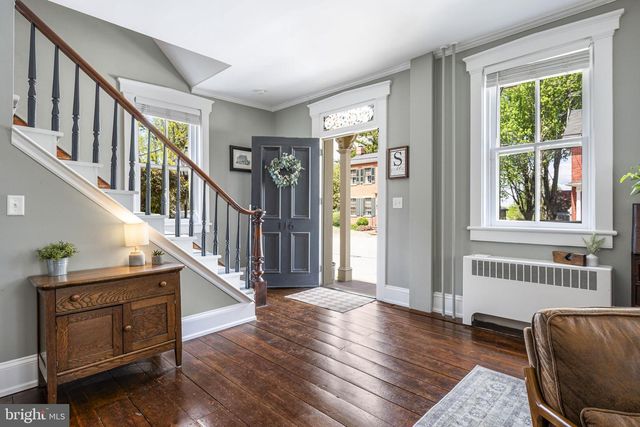 116 E MAIN ST, Strasburg, PA 17579