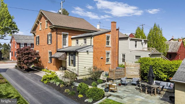 116 E MAIN ST, Strasburg, PA 17579