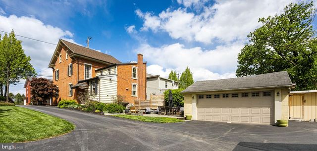 116 E MAIN ST, Strasburg, PA 17579