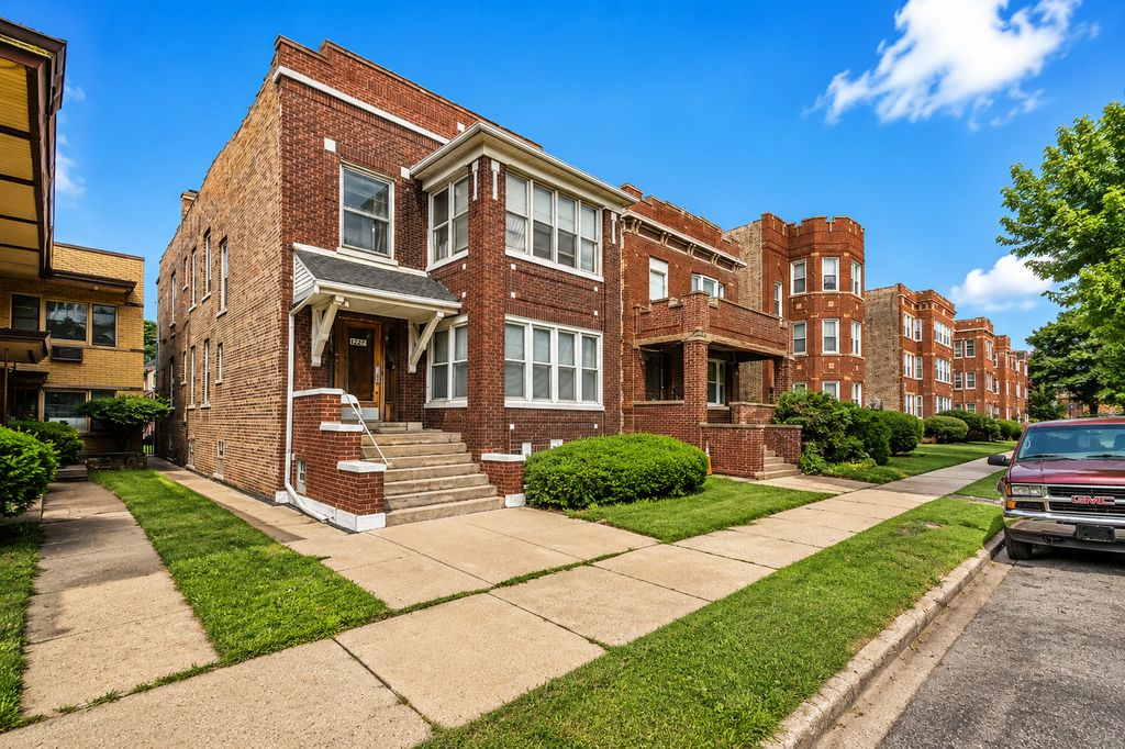 11221 S King Drive, Chicago, IL 60628