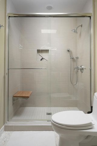 74 Lakeview Drive, Palm Springs, CA 92264