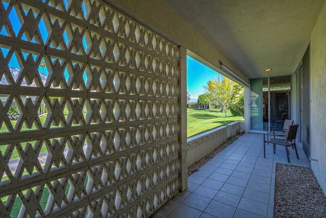 74 Lakeview Drive, Palm Springs, CA 92264