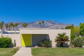 74 Lakeview Drive, Palm Springs, CA 92264