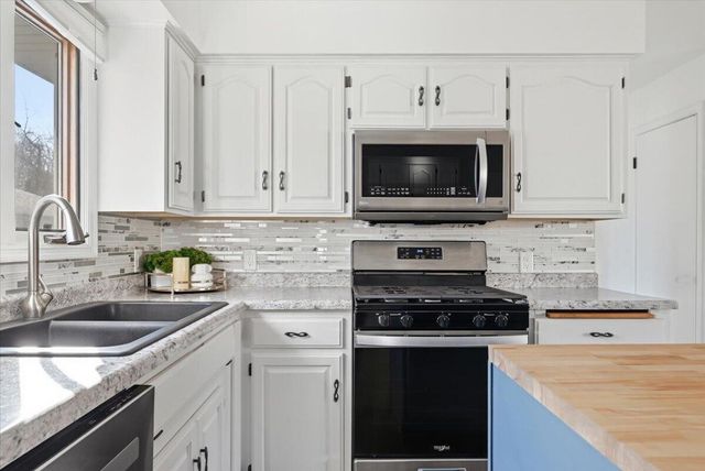 319 STEVEN Circle, Council Bluffs, IA 51503