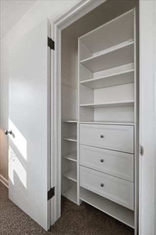 319 STEVEN Circle, Council Bluffs, IA 51503