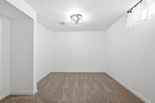 319 STEVEN Circle, Council Bluffs, IA 51503