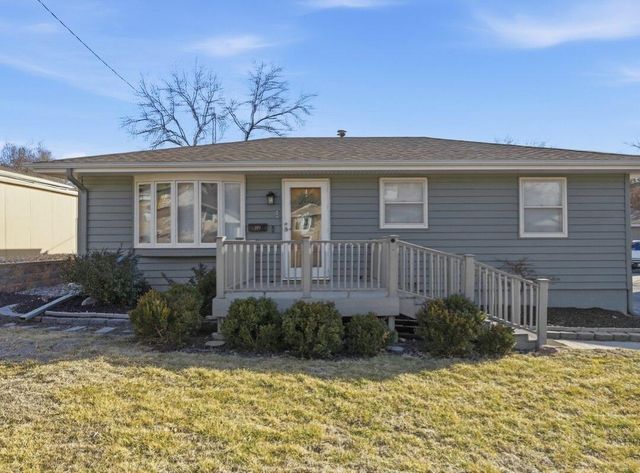 319 STEVEN Circle, Council Bluffs, IA 51503