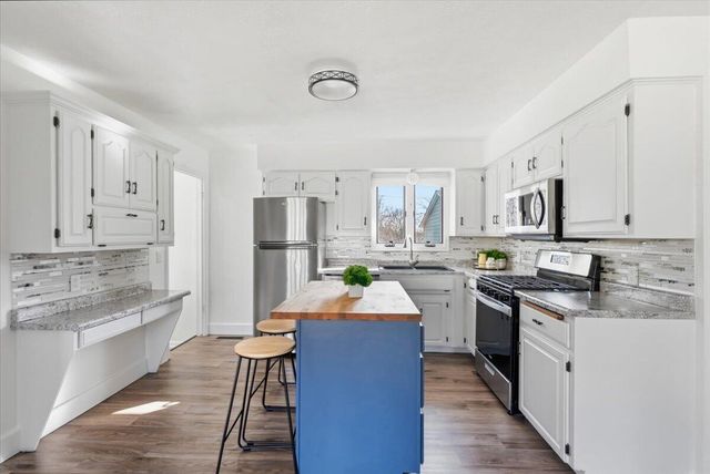 319 STEVEN Circle, Council Bluffs, IA 51503