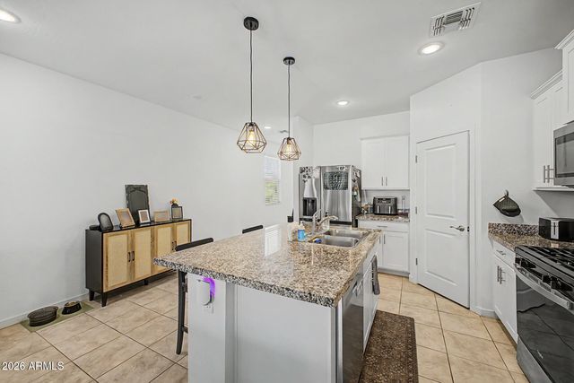 40010 W CAHILL Drive, Maricopa, AZ 85138
