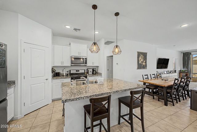 40010 W CAHILL Drive, Maricopa, AZ 85138