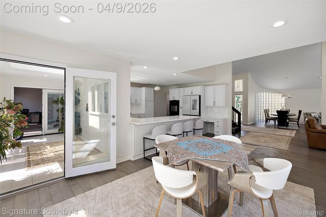 4650 Lahser Road, Bloomfield Hills, MI 48302