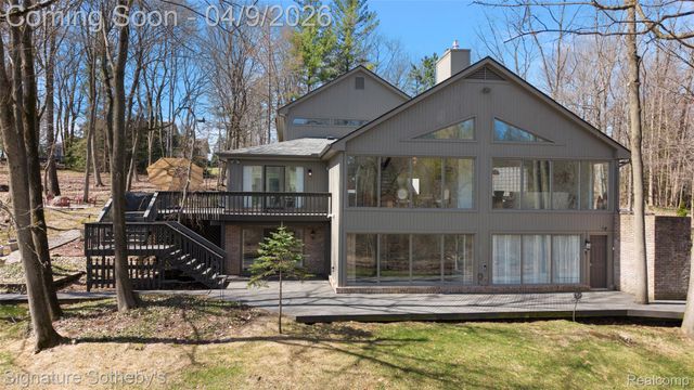 4650 Lahser Road, Bloomfield Hills, MI 48302