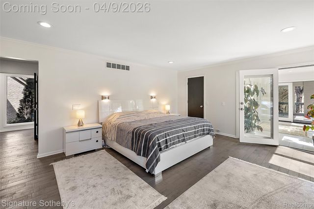 4650 Lahser Road, Bloomfield Hills, MI 48302