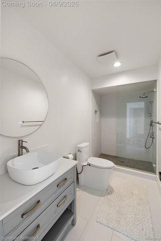 4650 Lahser Road, Bloomfield Hills, MI 48302