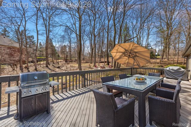 4650 Lahser Road, Bloomfield Hills, MI 48302