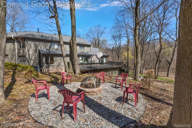 4650 Lahser Road, Bloomfield Hills, MI 48302