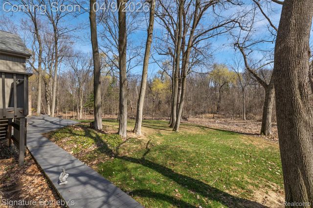 4650 Lahser Road, Bloomfield Hills, MI 48302