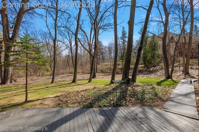 4650 Lahser Road, Bloomfield Hills, MI 48302