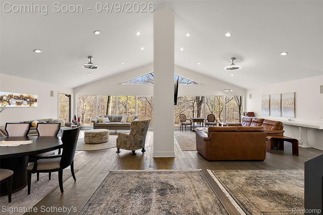 4650 Lahser Road, Bloomfield Hills, MI 48302
