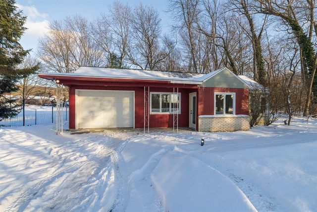 7600 N Riverview Drive, Kalamazoo, MI 49004