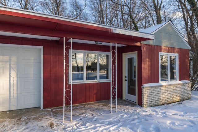 7600 N Riverview Drive, Kalamazoo, MI 49004