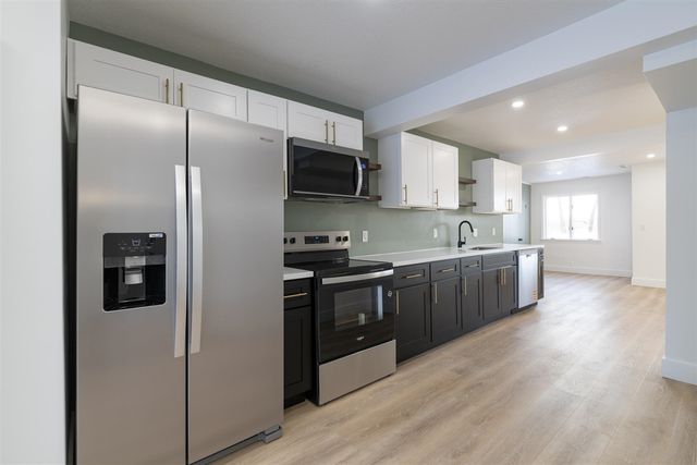 7600 N Riverview Drive, Kalamazoo, MI 49004