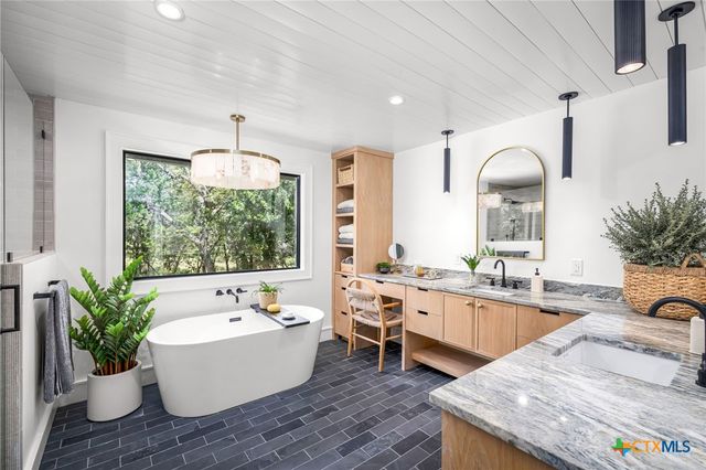 138 Hill Haven Drive, New Braunfels, TX 78132